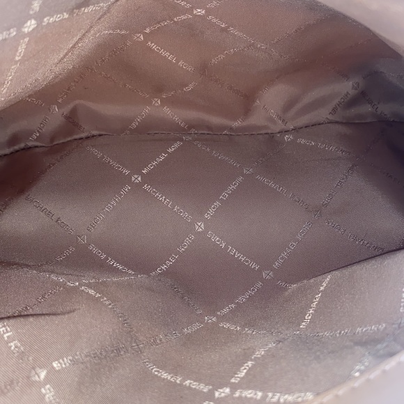 Michael Kors Nicole Large Tote, Previously Owned - Picture 11 of 14